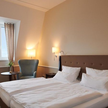 Hotel Am Delft Emden Bagian luar foto